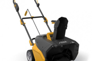 Battery snow throwers