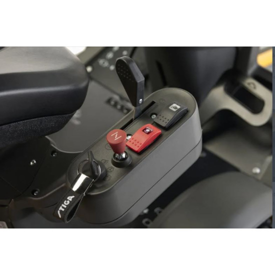 Raiders Stiga PARK 500 W (bez pļaušanas iekārtas)